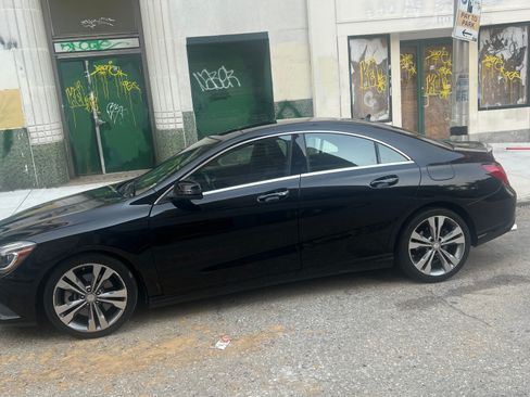Used 2016 Mercedes-Benz CLA 250 4MATIC image 2