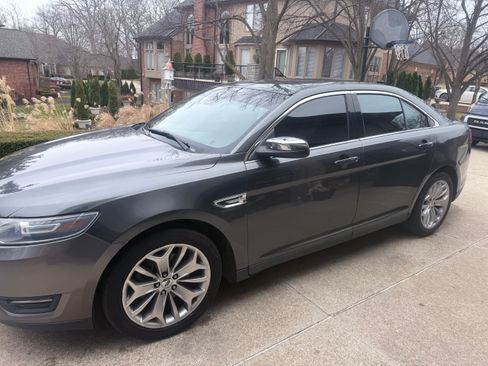Used 2017 Ford Taurus Limited image 2