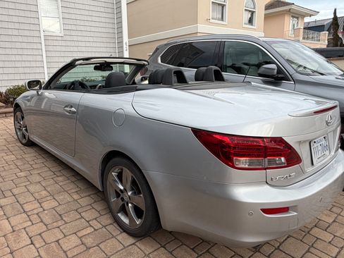 Used 2010 Lexus IS 250C image 4