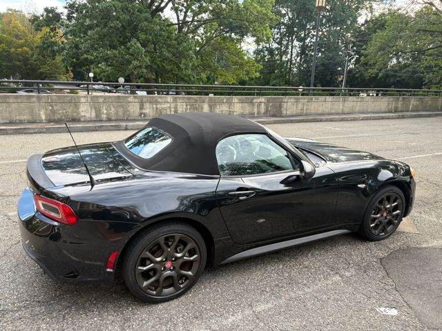 Used 2017 FIAT 124 Spider Abarth RWD image 4