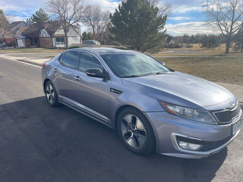 Used 2011 Kia Optima EX w/ Hybrid Premium Technology Pkg image 11