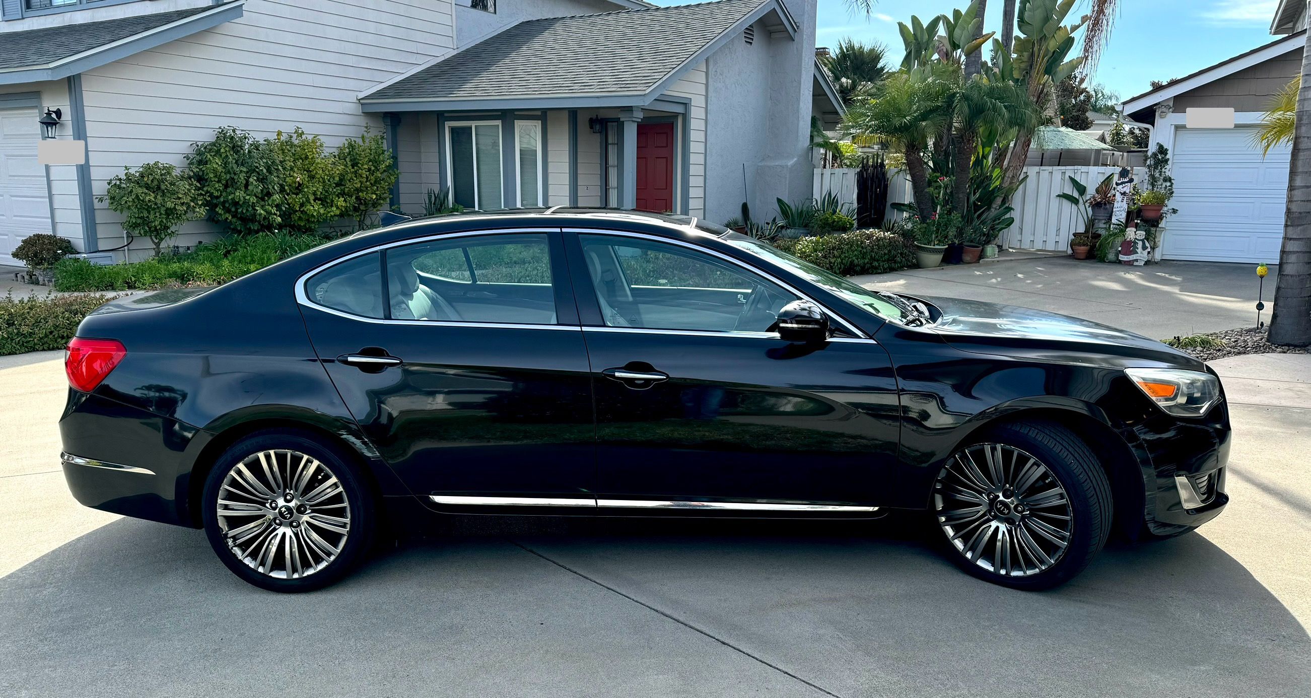 Used 2014 Kia Cadenza Limited FWD image 2