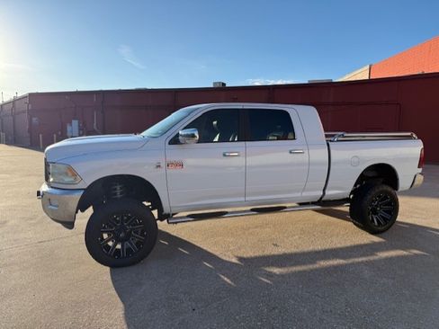 Used 2010 Dodge Ram 2500 Truck Laramie image 2