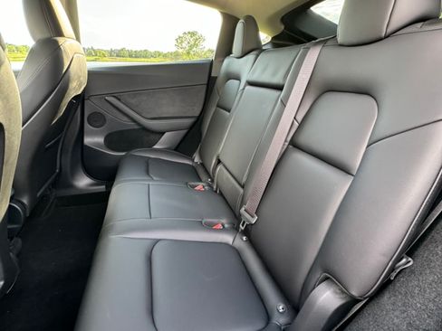 Used 2024 Tesla Model Y Long Range image 8