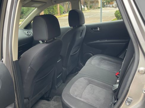 Used 2011 Nissan Rogue S image 9