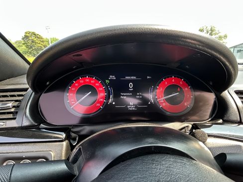 Used 2011 Maserati GranTurismo Convertible image 17