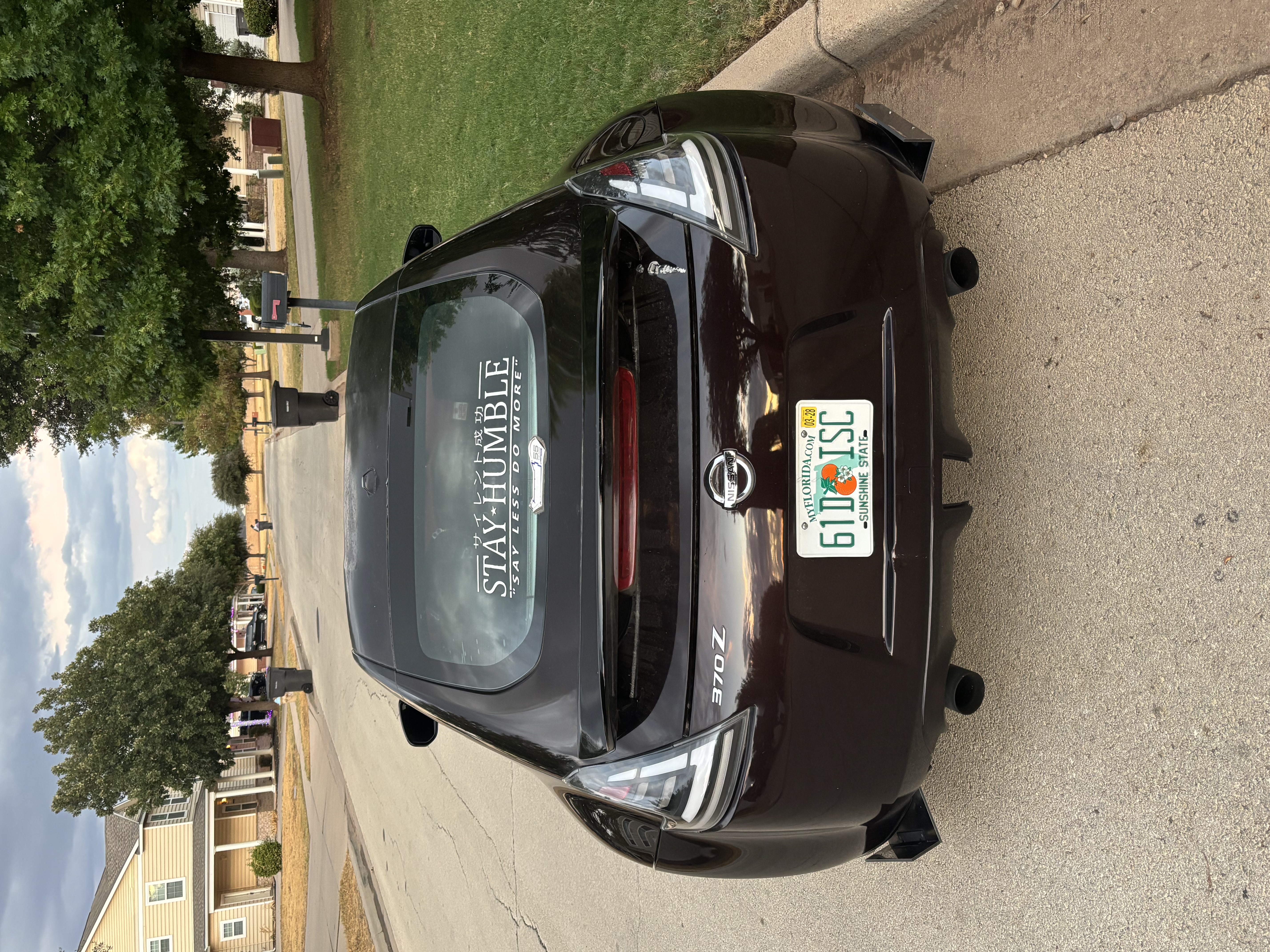 Used 2010 Nissan 370Z Touring w/ Sport Pkg RWD image 2