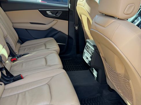 Used 2023 Audi Q7 3.0T Premium Plus w/ Premium Plus Package image 6