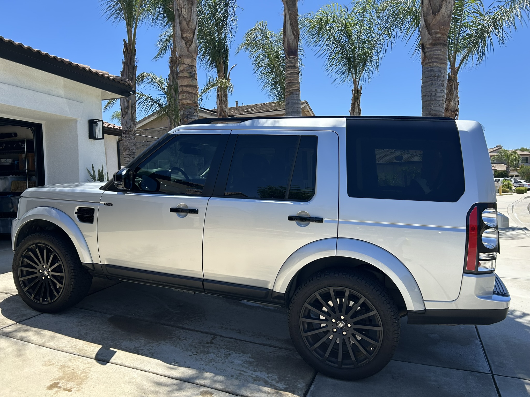 Used 2015 Land Rover LR4 HSE AWD/4WD image 5