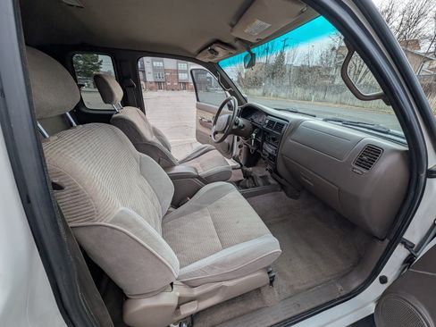 Used 2000 Toyota Tacoma 4x4 Xtracab V6 image 17