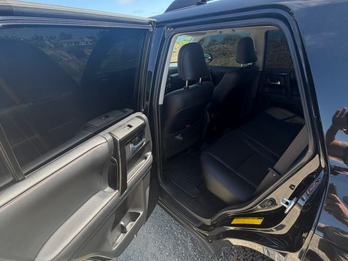 Used 2020 Toyota 4Runner TRD Off-Road Premium w/ Moonroof Package AWD/4WD image 22