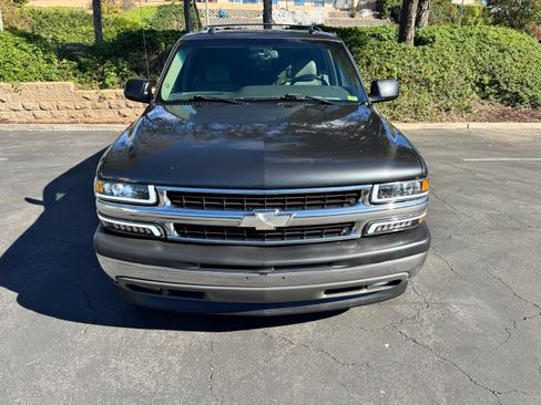 Used 2005 Chevrolet Suburban LT w/ Preferred Equipment Group image 5