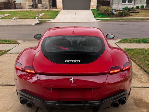 Used 2021 Ferrari Roma image 1