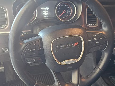 Used 2015 Dodge Charger SE image 9