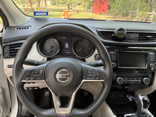 Used 2019 Nissan Rogue Sport SV FWD image 11