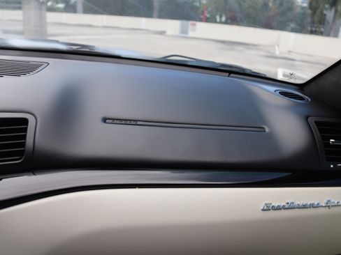 Used 2013 Maserati GranTurismo Sport image 25