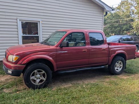 Used 2004 Toyota Tacoma PreRunner image 5