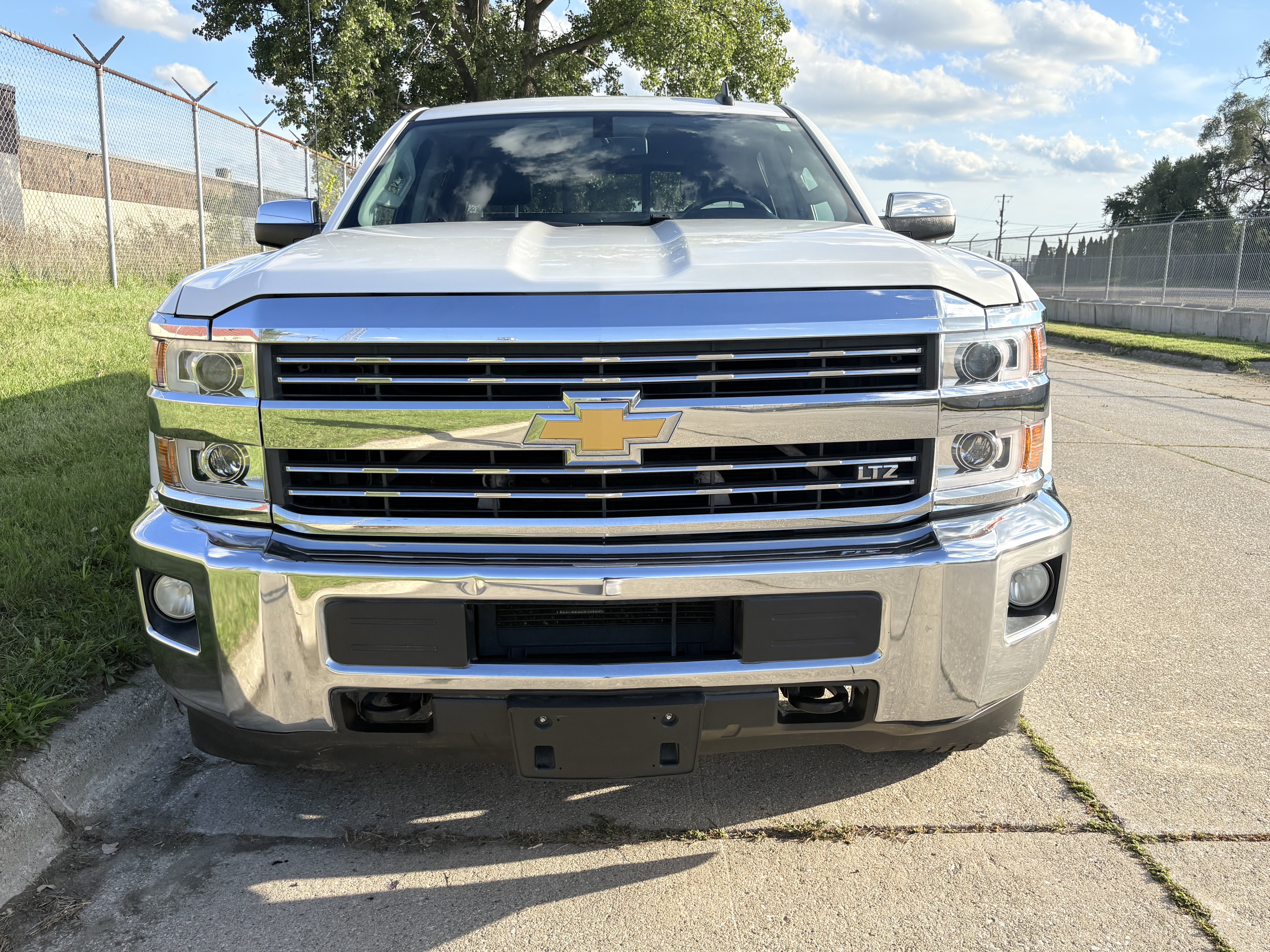 Used 2015 Chevrolet Silverado 2500 LTZ RWD image 10