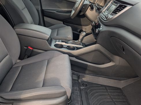 Used 2017 Hyundai Tucson Sport w/ Cargo Package image 8