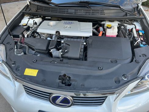 Used 2013 Lexus CT 200h image 24