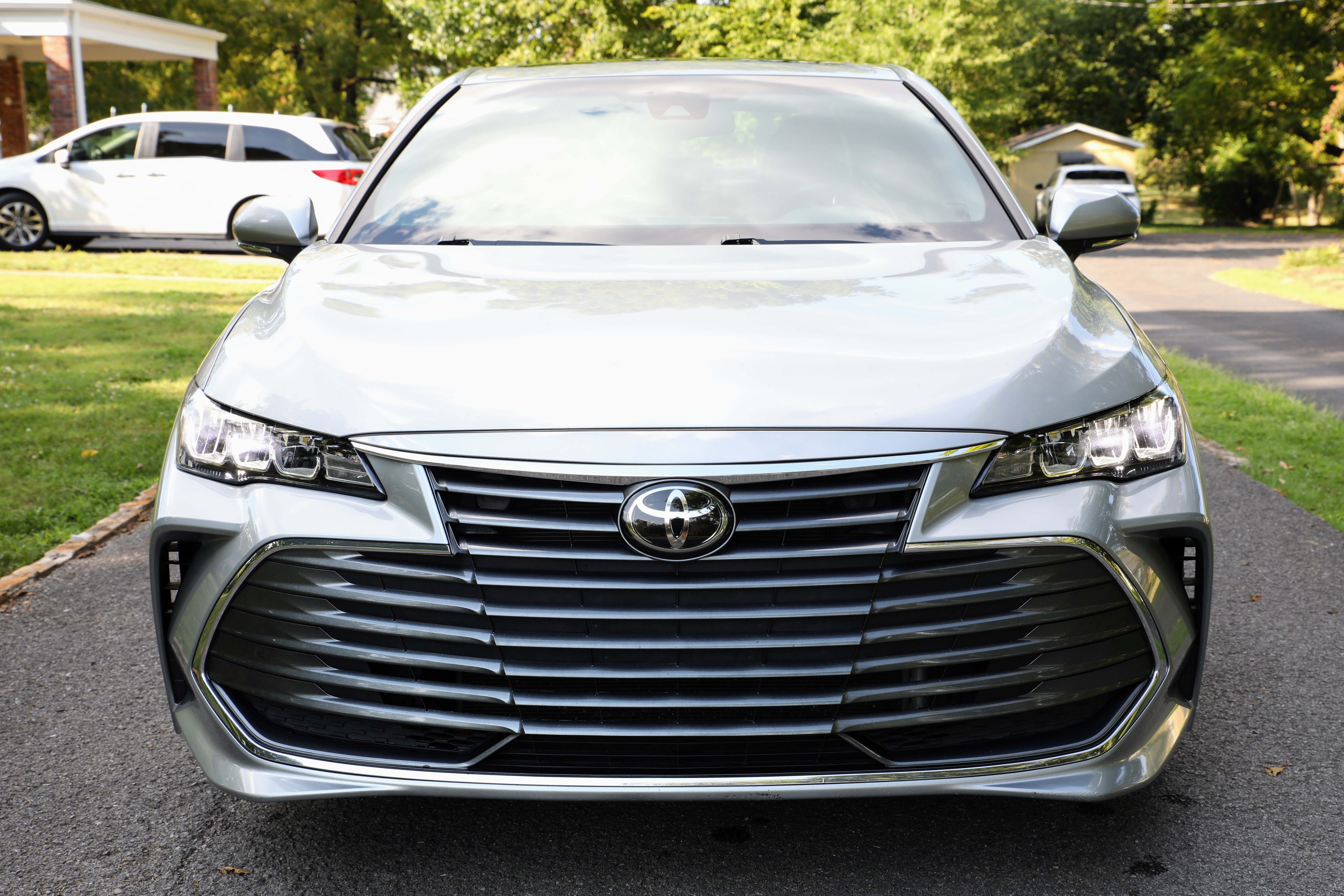 Used 2021 Toyota Avalon XLE w/ Moonroof Package FWD image 5