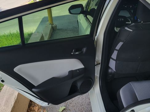 Used 2017 Toyota Prius Two image 23