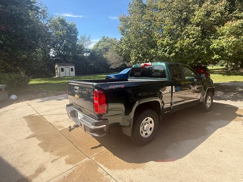 Used 2016 Chevrolet Colorado W/T AWD/4WD image 10