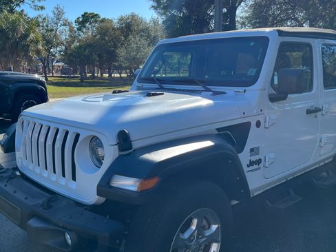 Used 2021 Jeep Wrangler Unlimited Sport AWD/4WD image 2