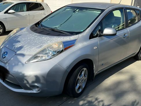 Used 2012 Nissan Leaf SL FWD image 8