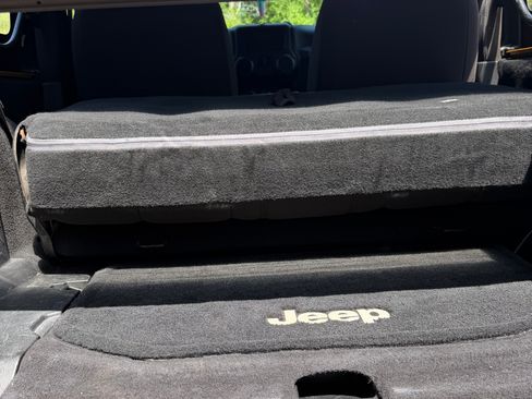 Used 2014 Jeep Wrangler Sport AWD/4WD image 17