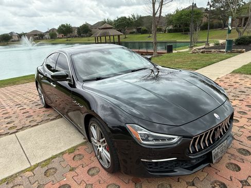 Used 2018 Maserati Ghibli S GranLusso image 2