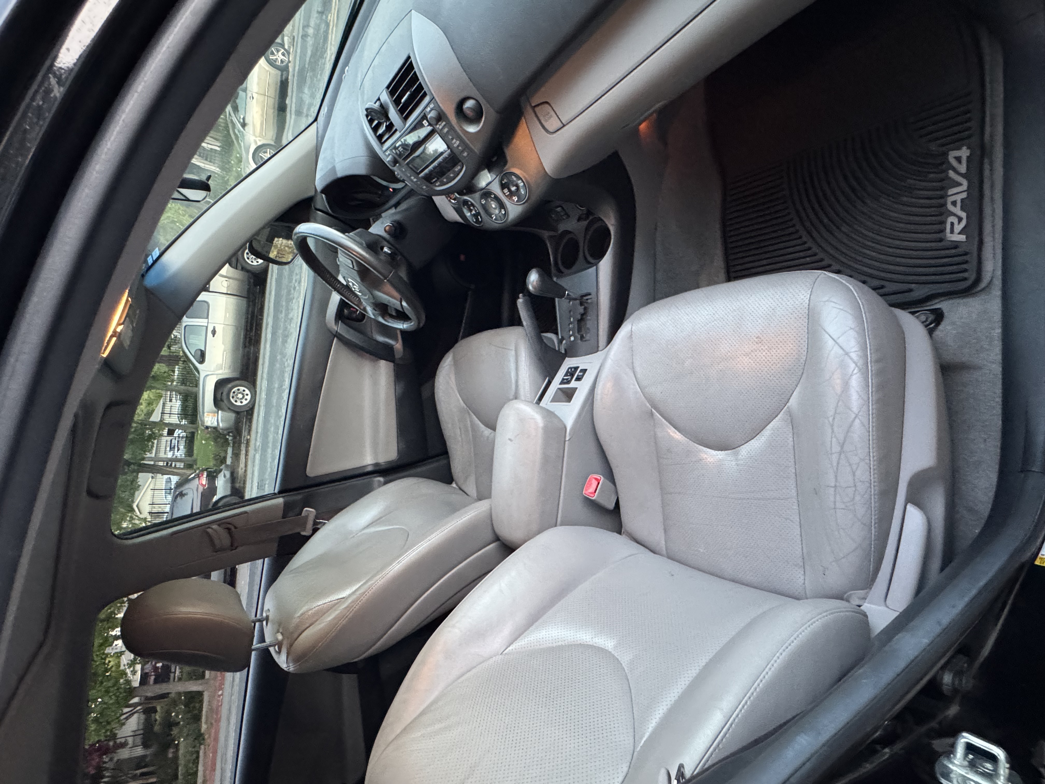 Used 2009 Toyota RAV4 Limited AWD/4WD image 13