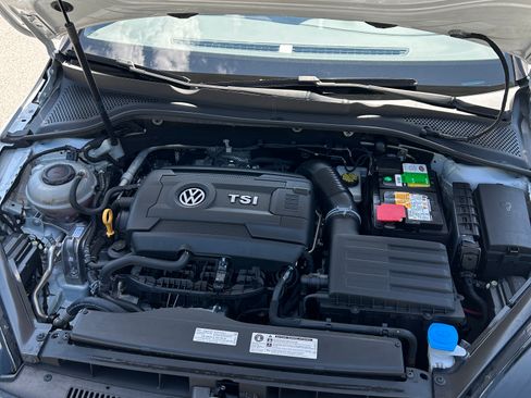 Used 2019 Volkswagen Golf 4-Door FWD image 19