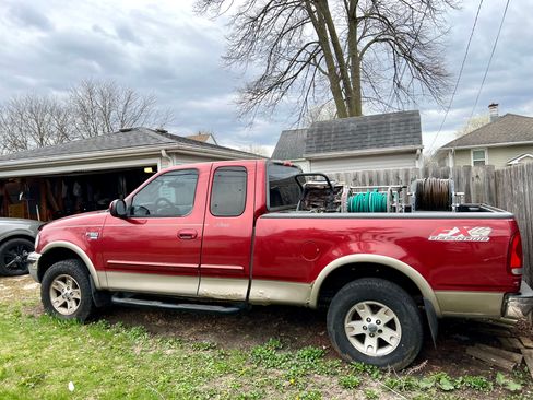 Used 2002 Ford F150 Short Bed 4D image 2