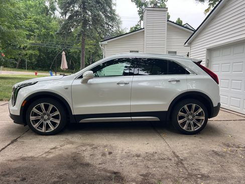 Used 2019 Cadillac XT4 Premium Luxury AWD/4WD image 17