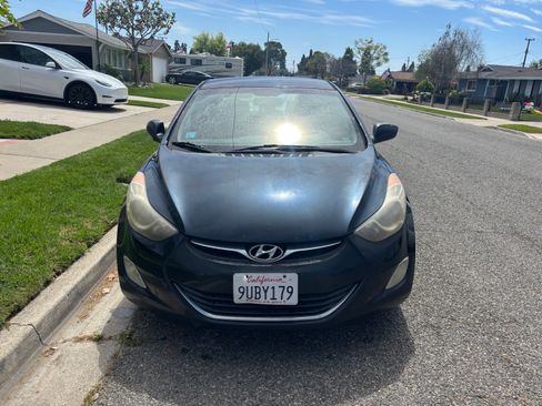 Used 2012 Hyundai Elantra GLS w/ Preferred Pkg 3 image 5