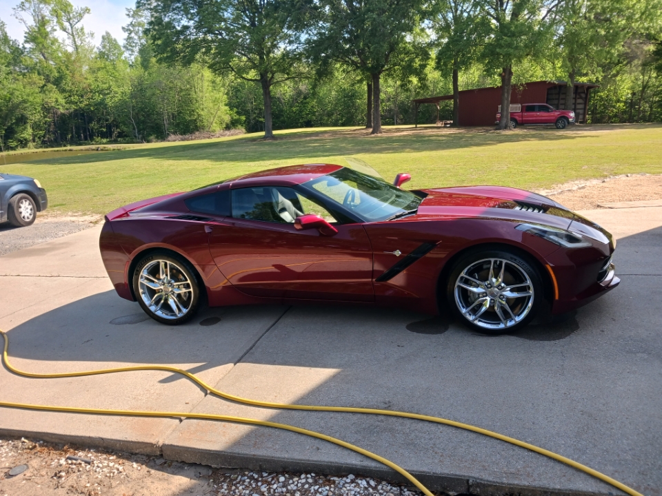 Used 2017 Chevrolet Corvette Stingray Coupe w/ 1LT RWD image 2