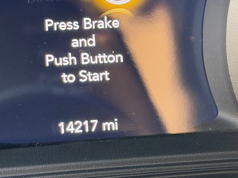 Used 2024 Jeep Wrangler Unlimited Rubicon w/ Technology Group image 15