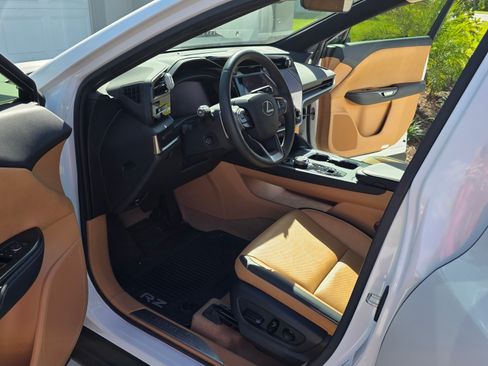 Used 2024 Lexus RZ 300e Premium image 11