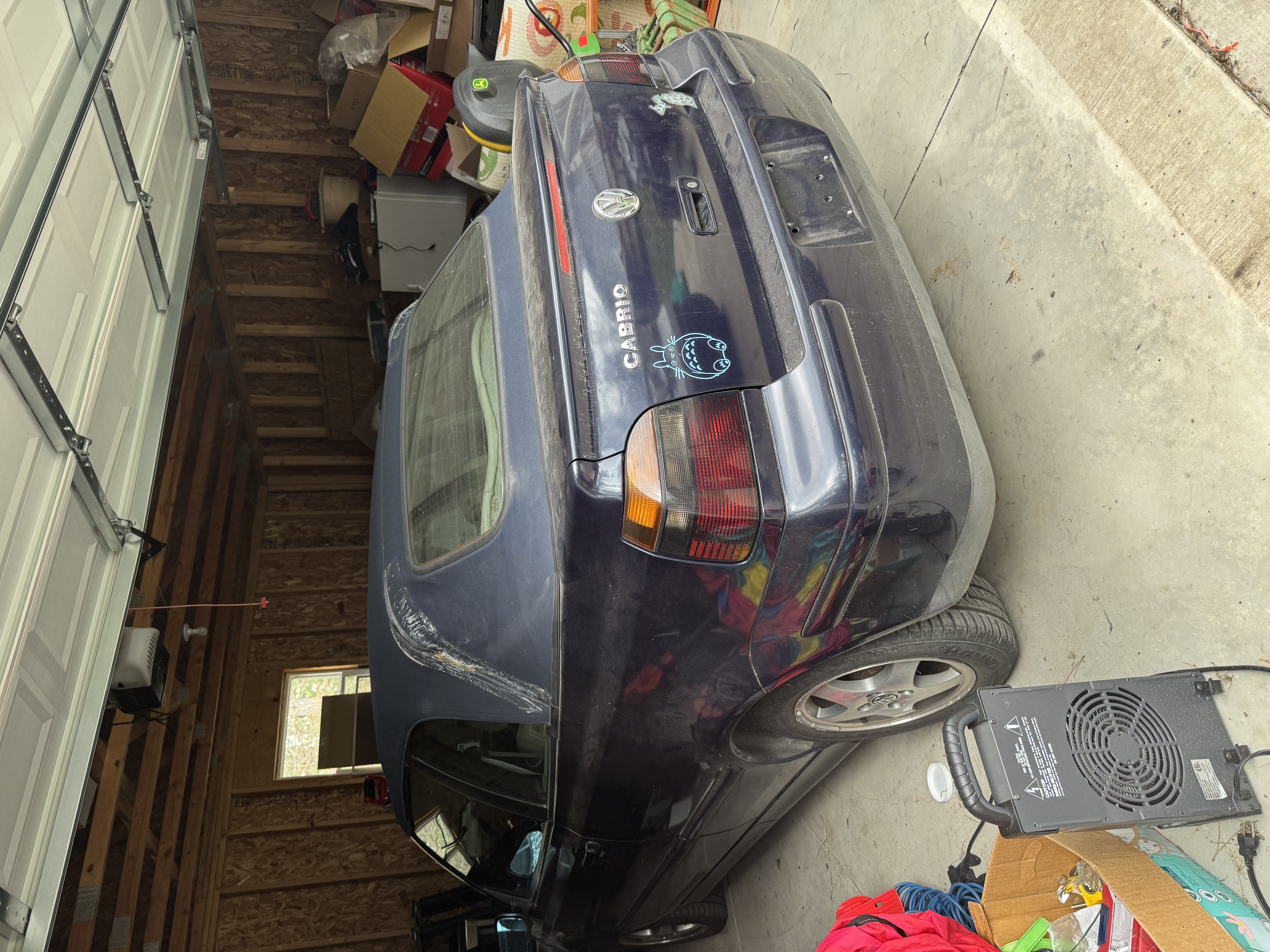 Used 2000 Volkswagen Cabrio GLS FWD image 2