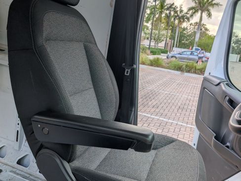 Used 2023 RAM ProMaster 2500 w/ Driver Convenience Group image 5