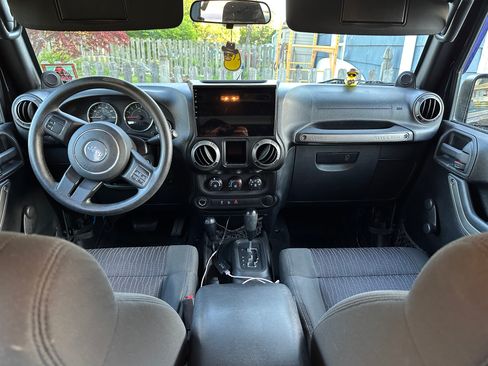 Used 2012 Jeep Wrangler Unlimited Sport w/ Trailer Tow Group image 22