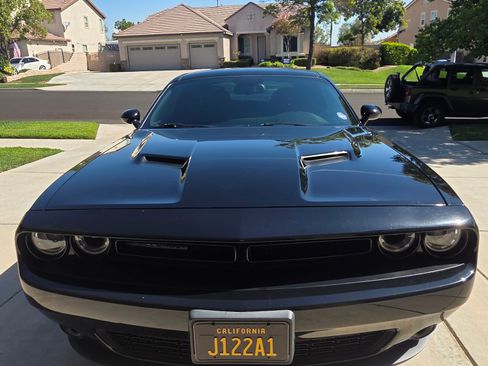 Used 2016 Dodge Challenger SXT w/ Blacktop Package RWD image 4