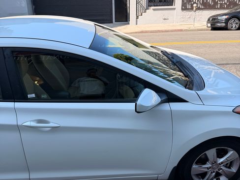 Used 2013 Hyundai Elantra GLS w/ Preferred Pkg FWD image 13