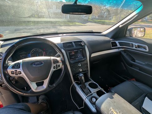 Used 2013 Ford Explorer XLT image 5
