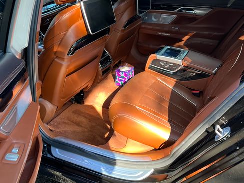 Used 2016 BMW 750i xDrive image 6