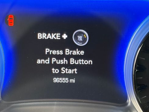 Used 2019 Chrysler 300 S image 9