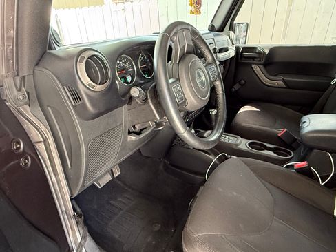 Used 2014 Jeep Wrangler Unlimited Sport w/ Connectivity Group AWD/4WD image 13