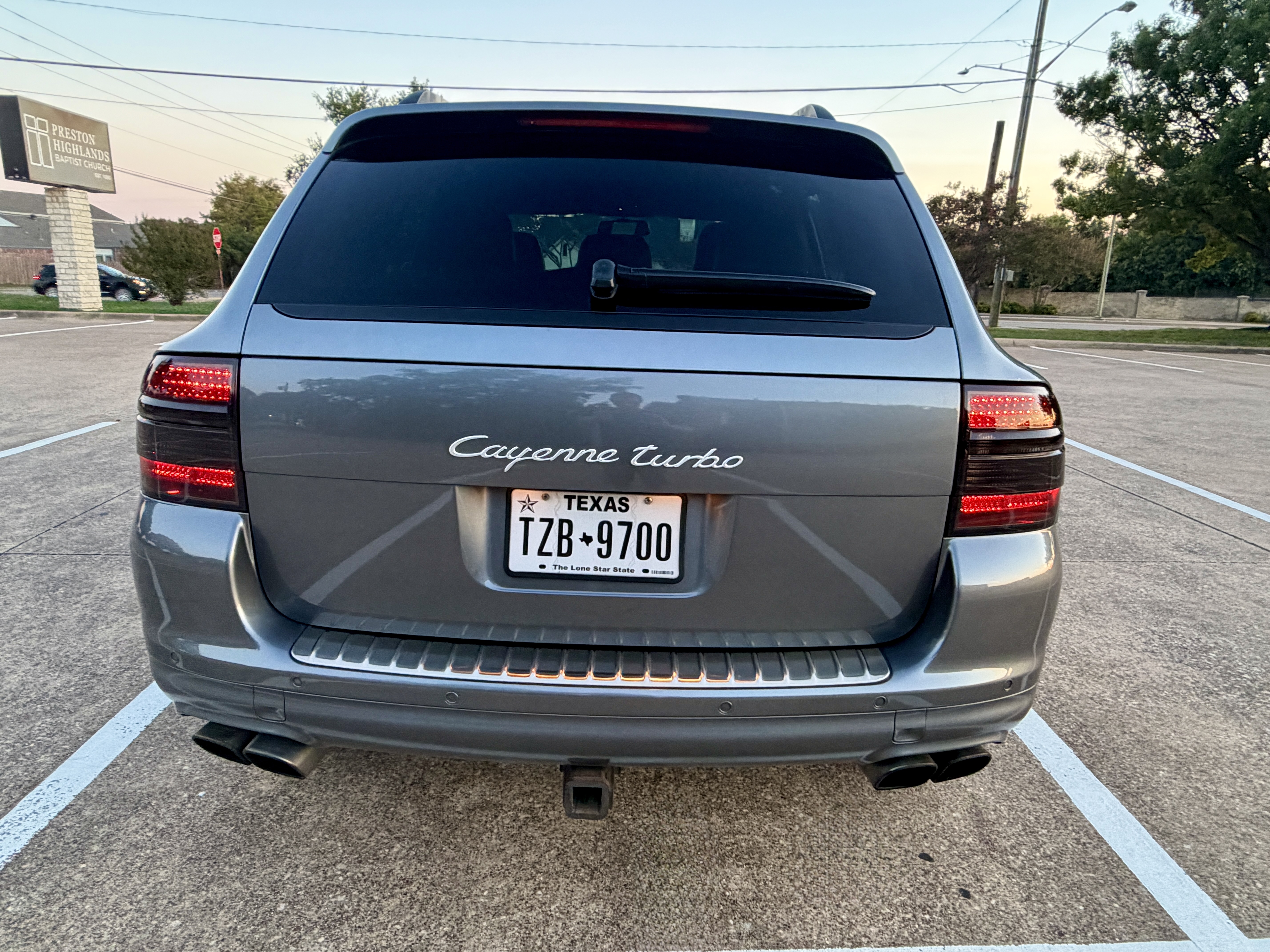Used 2005 Porsche Cayenne Turbo AWD/4WD image 4