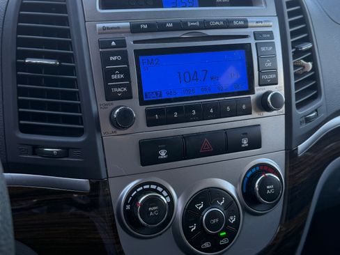 Used 2011 Hyundai Santa Fe GLS image 10